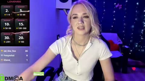 Snapshot of dances_queen chatting on June 2026 09:14:01 AM dances_queen online show from June 2026 09:14:01 AM