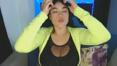 Danessa online show from November 2025 02:44:01 AM