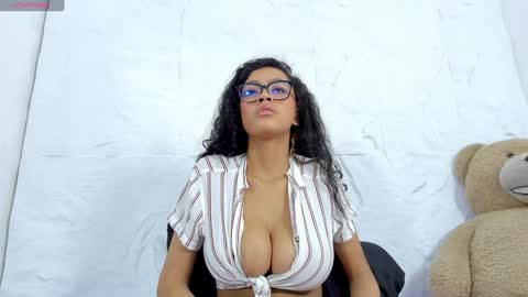 Snapshot of daniela_mendozza chatting on December 2024 08:29:01 PM Dani online show from December 2024 08:29:01 PM
