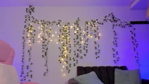 Dani Saenz online show from December 2025 02:28:01 AM