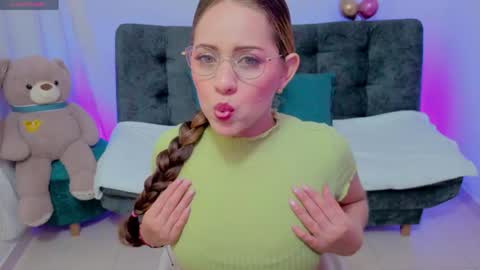 Danna online show from April 2026 10:49:02 AM