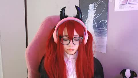 danyelleeyermann online show from April 2026 01:01:01 PM