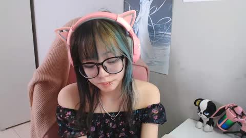 danyelleeyermann online show from May 2026 01:18:02 PM