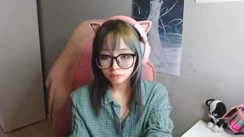 danyelleeyermann online show from May 2026 01:06:01 PM