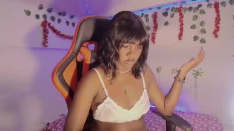 Snapshot of daphnewalker__ chatting on February 2025 03:08:02 PM Daphne online show from February 2025 03:08:02 PM