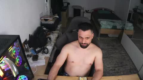 darkschneider_ online show from April 2026 10:44:02 PM