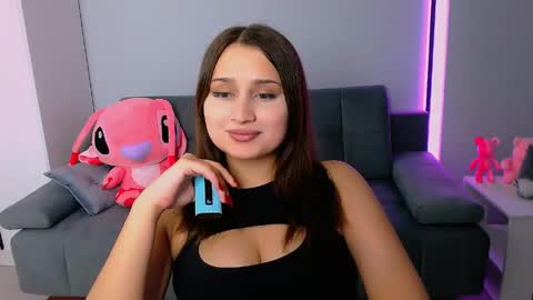 Amelie online show from May 2026 09:10:01 PM