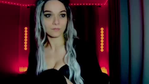 roseredgoddess online show from June 2026 01:27:01 AM