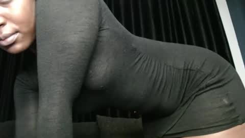 darktanqueen online show from April 2026 02:15:01 PM