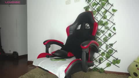 darkviper26 online show from April 2026 11:24:01 AM