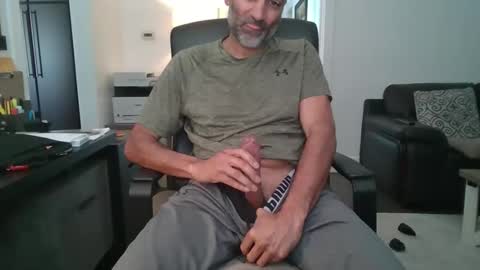 darryl43321 online show from April 2026 05:46:01 PM