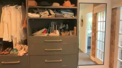 dartanian0001 online show from September 2025 04:03:01 AM