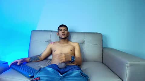 darwinwavex online show from April 2026 03:02:01 PM