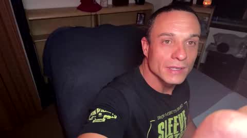 dave875126 online show from June 2026 12:57:02 AM