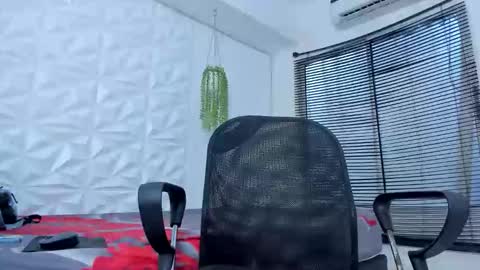 dave online show from September 2025 12:49:02 PM