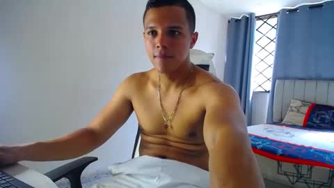 Snapshot of davisito7 chatting on February 2026 07:20:01 PM David Angel online show from February 2026 07:20:01 PM