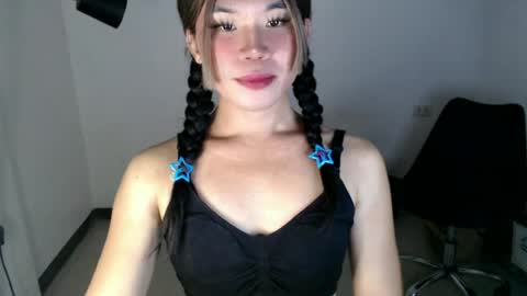 dazzzlingcarol online show from June 2026 12:22:01 PM