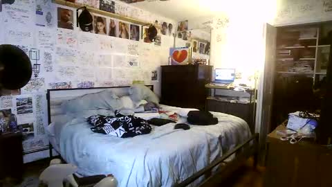 dbeamon92 online show from February 2026 10:54:02 PM