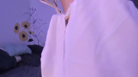 Snapshot of dear_venus chatting on February 2025 11:03:02 PM venus adam online show from February 2025 11:03:02 PM