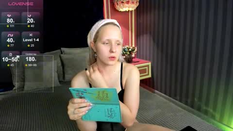 Dolly online show from September 2025 12:48:01 PM