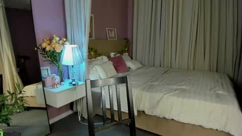 Snapshot of dearly_emily chatting on May 2026 05:20:01 PM Emily GMT2 Mon 10 AM - 4 PM Wed 10 AM - 4 PM Thu 10 AM - 4 PM Fri 10 AM - 4 PM Sat 10 AM - 4 PM online show from May 2026 05:20:01 PM