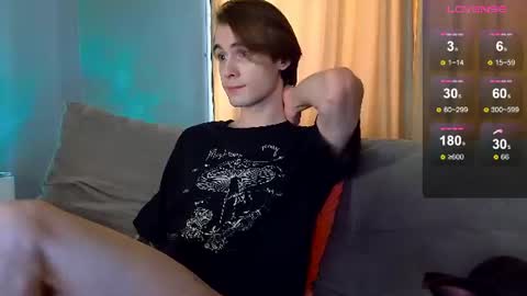Snapshot of debugmee chatting on June 2026 04:14:02 AM Samuel online show from June 2026 04:14:02 AM