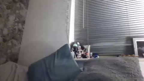 deetwo345 online show from October 2025 12:02:02 AM