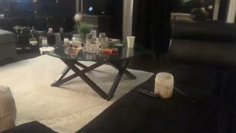 Delilah Sinz  Papi online show from June 2026 07:22:01 AM