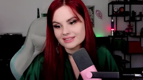 dellacrush_ online show from March 2026 06:33:01 PM