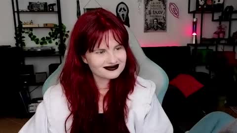 dellacrush_ online show from April 2026 07:58:02 PM