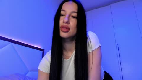 delly_love online show from April 2026 08:09:02 PM