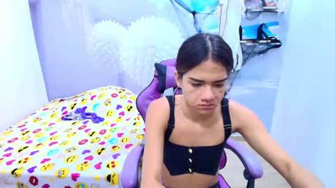 DEMI online show from October 2025 12:17:02 PM