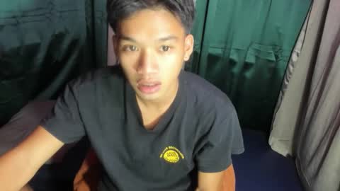 Snapshot of den_cummers chatting on February 2026 02:32:01 PM den_cummers online show from February 2026 02:32:01 PM