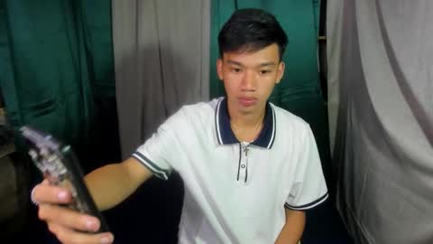 Snapshot of den_cummers chatting on March 2026 10:51:01 AM den_cummers online show from March 2026 10:51:01 AM