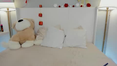 Dennise online show from March 2026 08:19:01 AM