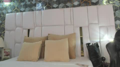 Denisse Khan online show from April 2026 07:55:01 PM