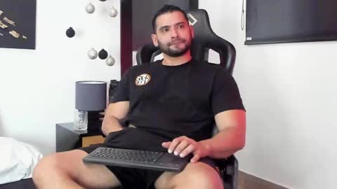 Dereck Vega online show from December 2024 10:16:02 PM