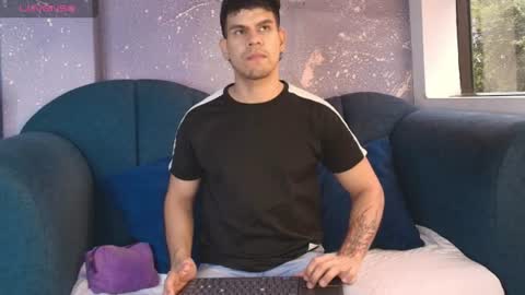 derek_voss online show from June 2026 01:01:02 PM