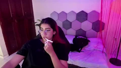 TORI AND MR. BEAR online show from March 2026 06:35:01 PM