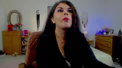 Snapshot of desirehellen chatting on May 2026 08:42:02 AM HellenMoon online show from May 2026 08:42:02 AM