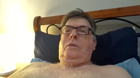 Desmon1958 online show from April 2026 06:49:02 PM