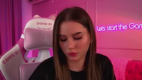 Snapshot of dianabecker chatting on April 2026 08:57:02 PM Diana online show from April 2026 08:57:02 PM