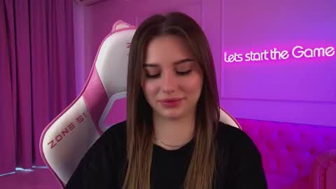 Snapshot of dianabecker chatting on May 2026 06:32:03 AM Diana online show from May 2026 06:32:03 AM