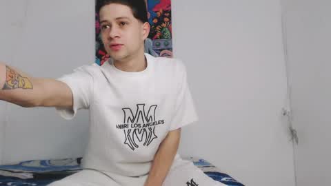 dick_boy_18 online show from May 2026 04:34:01 PM