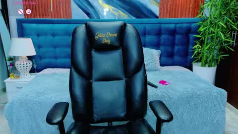  DILAN online show from April 2026 08:00:02 PM