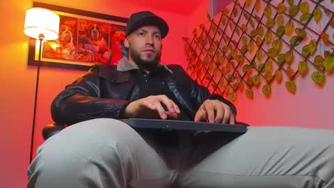 Angel Dimitri online show from November 2025 10:03:02 PM