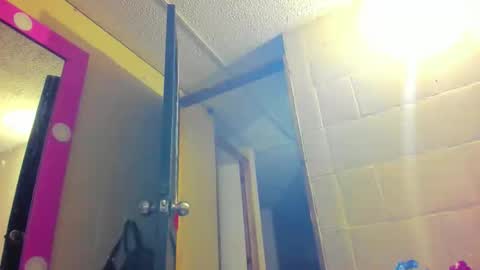 Mia Alejandra online show from December 2025 08:56:02 AM
