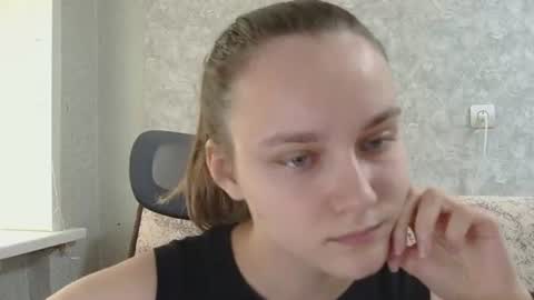 dolcezza_ online show from June 2026 11:34:01 AM