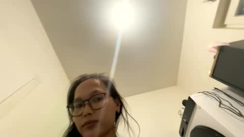 Snapshot of dolly2425 chatting on March 2026 07:25:01 PM dolly2425 online show from March 2026 07:25:01 PM