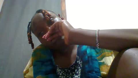 Snapshot of dollyvee chatting on November 2025 03:14:02 PM dollyvee online show from November 2025 03:14:02 PM